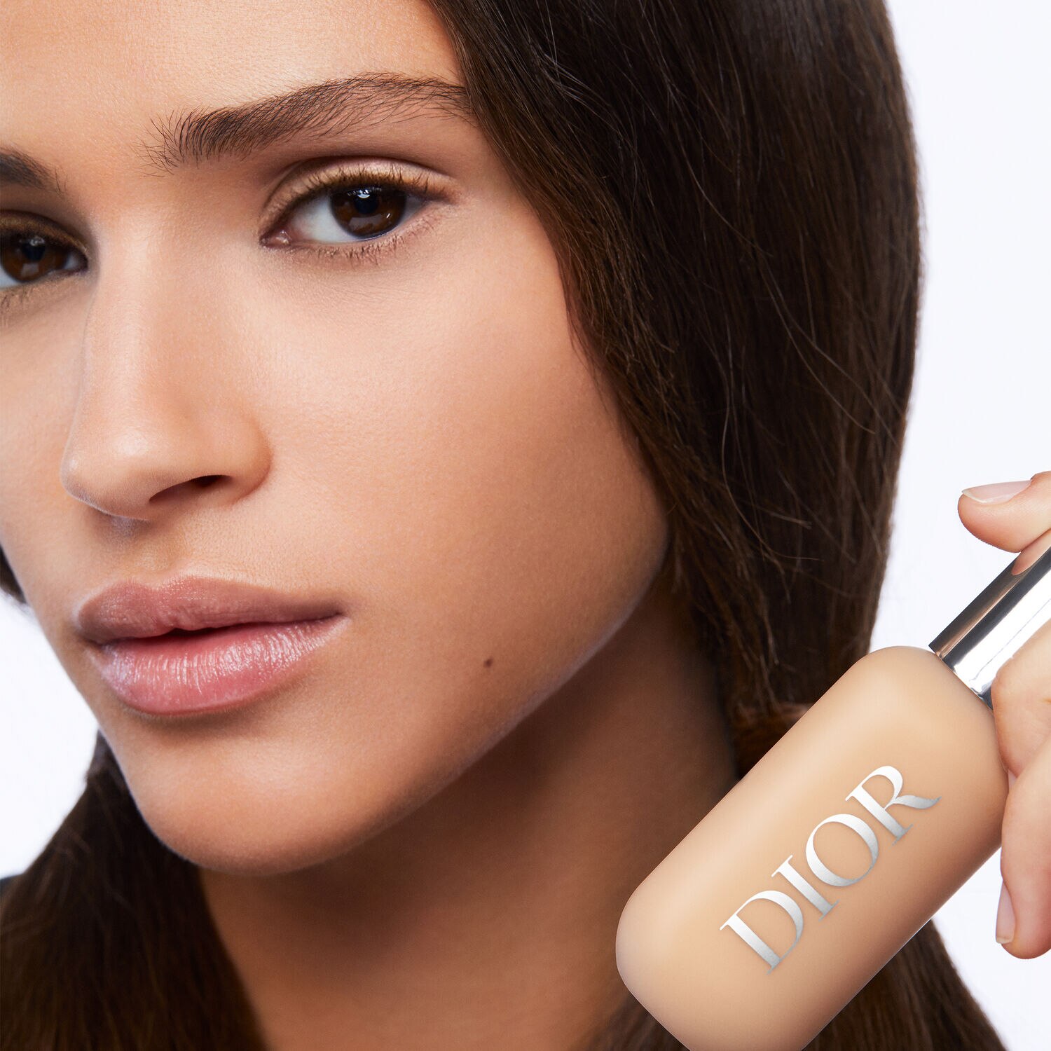 BACKSTAGE FACE & BODY FOUNDATION (BASE PARA EL ROSTRO Y CUERPO)